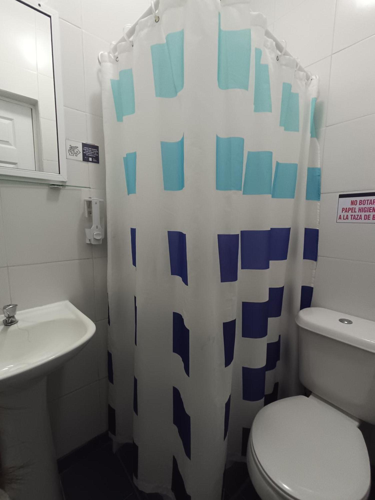 אל קיסקו Hostal Julia מראה חיצוני תמונה
